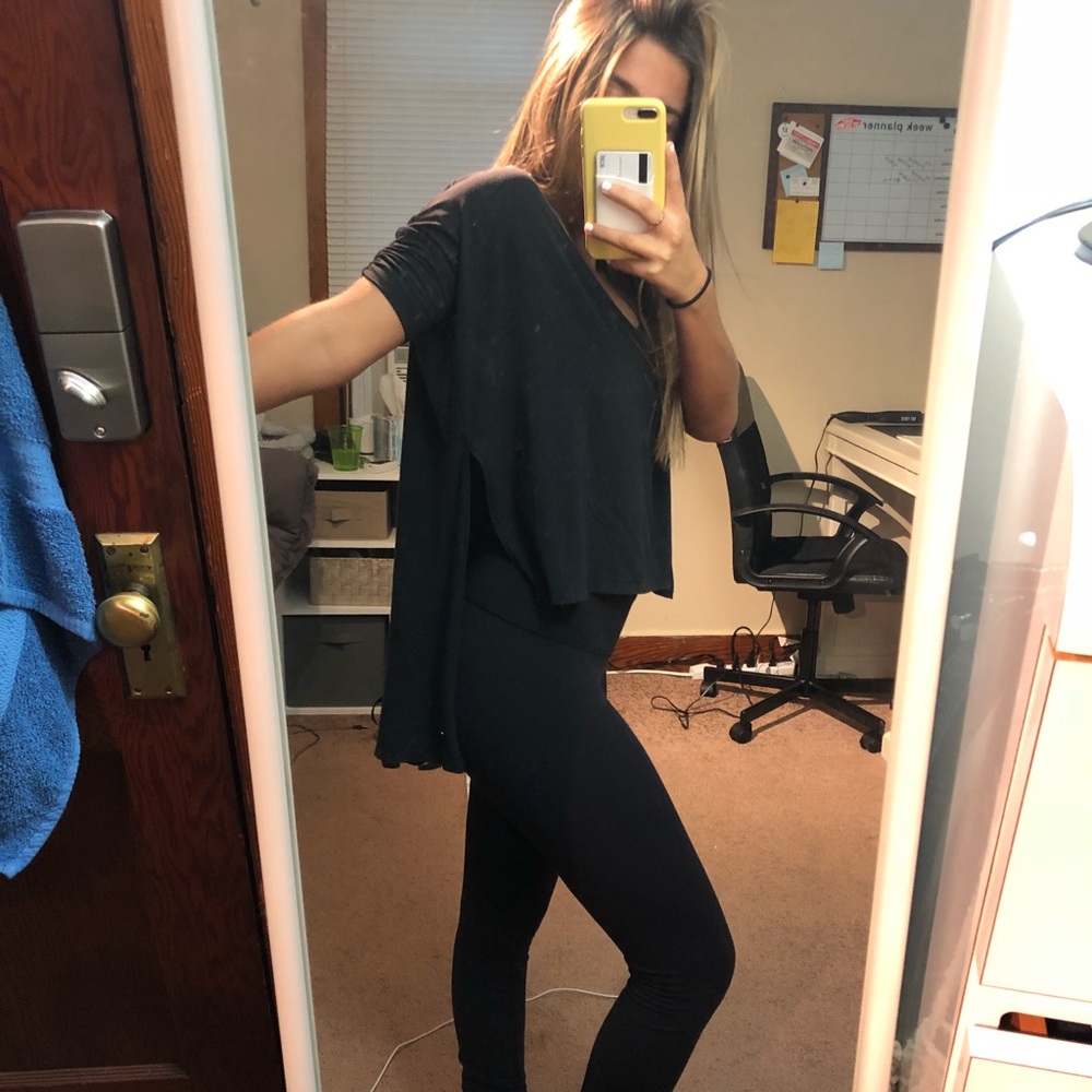Lululemon shirt - Picture 2 of 6